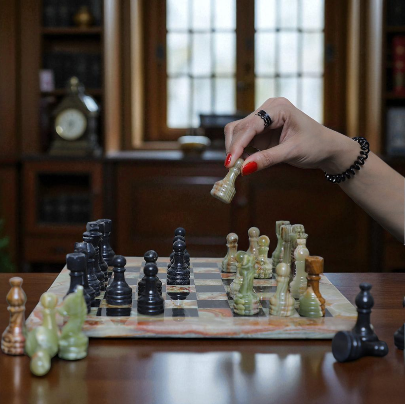 Marble Hives Luxury Handmade Marble Chess Set β Green & Black