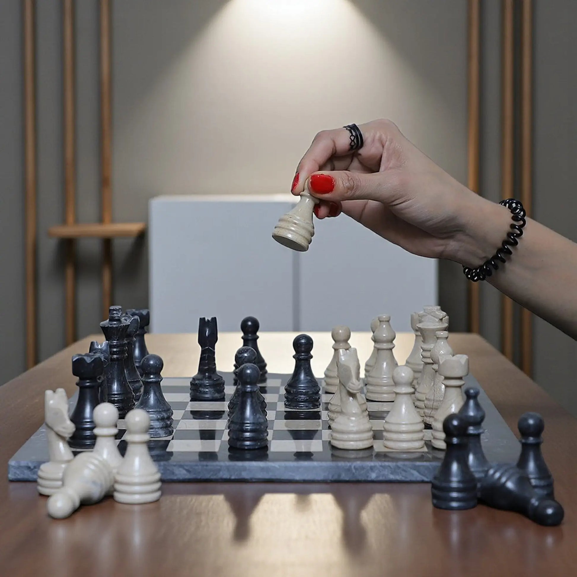 12 Inch Black and Verona Marble Chess Set